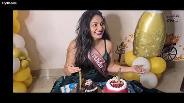 Anamika Singh Sexy busty boobs