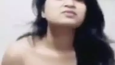 Desi Girl Showing Her Full Nude