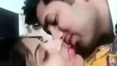 NEWLY MARRIED BHABHI TONGUE SUCKING KISS