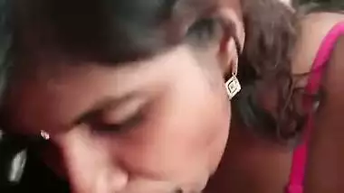 18 yr old girl gives a deep blowjob in Tamil sex video
