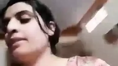 Beautiful Paki Wife New Selfie Clip