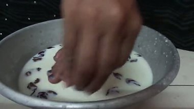 indian feet1.MP4