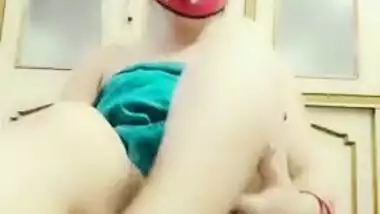 Hot Bhabhi is keen to show off her pussy to million of Desi viewers