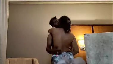 Milf lets lover sucks her milky boobs in Indian xxx video