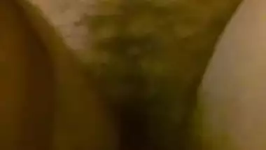 Desi bhabi showing her big pussy selfie video