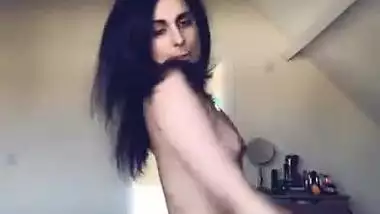 Paki Beautiful Babe nude selfie twerking ass so nicely