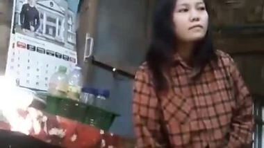 Unsatisfied north east babe don’t have dildo