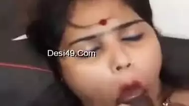 Horny Bhabhi Blowjob And Pussy Fingering Part 1
