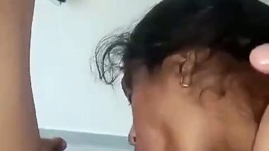 Cute Odia girl gives a blowjob to her lover in desi sex