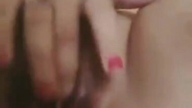 Karachi Teenage Girl Fingering Vagina Video