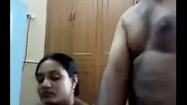 Desi sex blog presents mature bhabhi hot blowjob session
