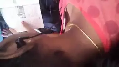 TEEN GIRL SHOWING BOOBS IN LALBAGH TRAIN