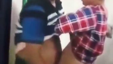 Couple fucking in standing desi viral MMS
