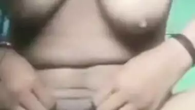Desi girl show her boob and pussy