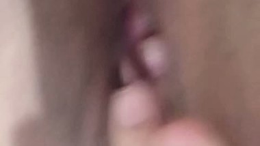 Innocent Indian girl fingering selfie viral nude