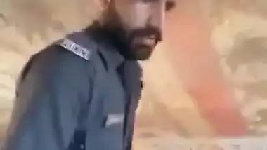 Pakistani Policeman Fucking shemale