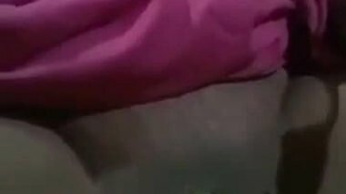 Desi Bhabhi ki chut m kheera