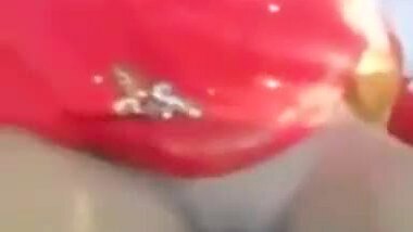 Fucking the shaved pussy of the married woman