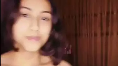 Sexy ass slim Desi girl nude on cam viral show