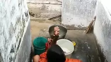 Desi cute girl bath video