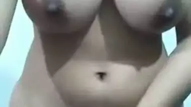 Curvy Latnia Paki Showing Sensational Body And Pussy Rubbing Big Boobs