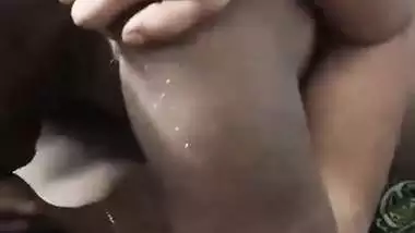 Man fucks his fair neighbor’s pussy in the desi sex video