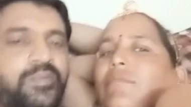 Mature aunty hugging topless big boobs viral show