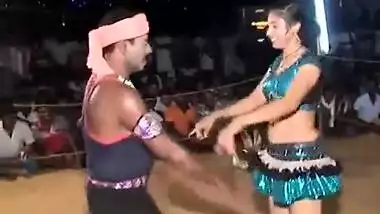 Hot Tamil record dance of a sexy teen chick