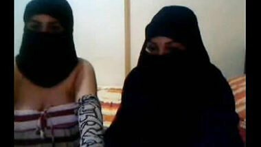 Hot kashmir Sisters Nude on Cam and doing lesbian act