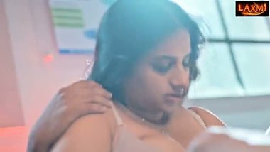 Indian Desi milf bhabi fucked by her young patient real Hindi hardcore doggy style full sex video