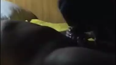 Desi sex vids of an Indian pair fucking in a hotel room