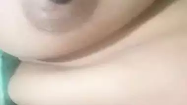 Desi big boob girl fingering pussy