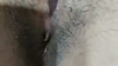 Hardcore Indian fuck video of a strong guy crushing his girl