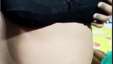 Soniya_123 Stripping & Teasing in Black Bra & Panty