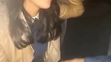 Extremely Hot Delhi College Babe Viral Video