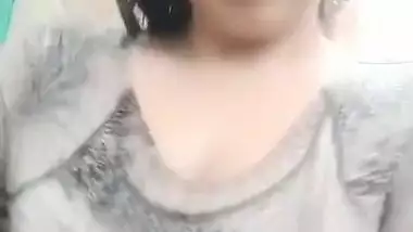 Beautiful Pakistani Pathan girl showing boobs