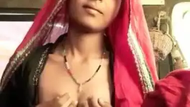 People have the honor to see young Desi wife's XXX treasures