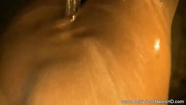Incredibly Erotic Indian Dancer