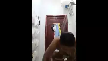 Archana Bhabhi Shower Video