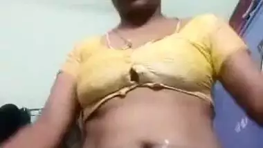 Horny Tamil Aunty Doing A Video Sex