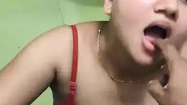 Facial cumshot sex with beautiful desi bhabhi in bathroom