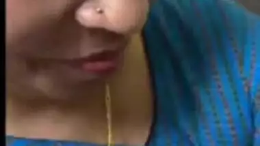 Marathi bhabhi pussy fingering Desi MMS