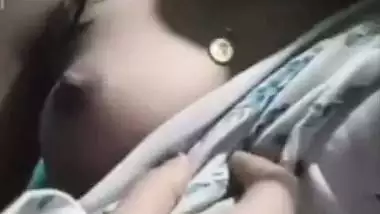 Cute Bangladeshi girlfriend boobs show viral call