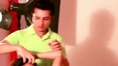 Damn hot Indian babe doing an erotic shoot