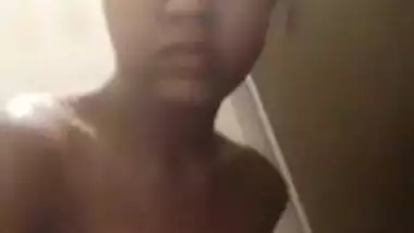 Horny Sexy Girl Bath Video