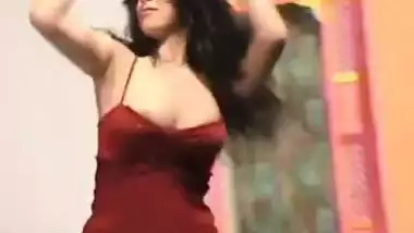 Hot Northindian Actress Nippleslip while expose her Boobs