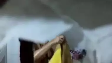 Indian aunty bathing hidden cam