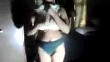 woman showing asset 