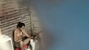 Village bhabhi bathing full nude hidden cam