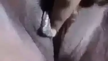 Desi Girl Playing With Pussy